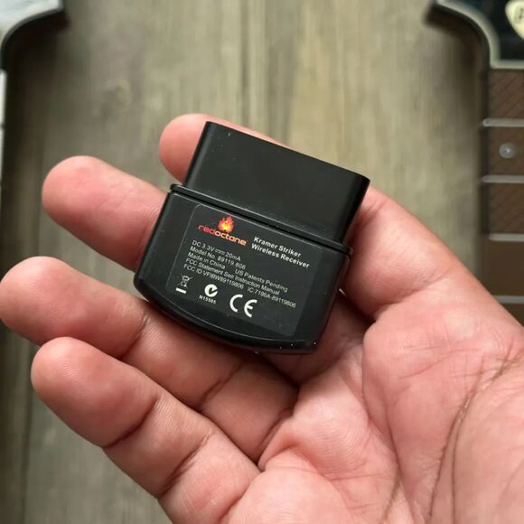 Guitar Hero Live Wireless Guitar Bundle & Kramer Striker Wireless Receiver - Picture 5 of 7